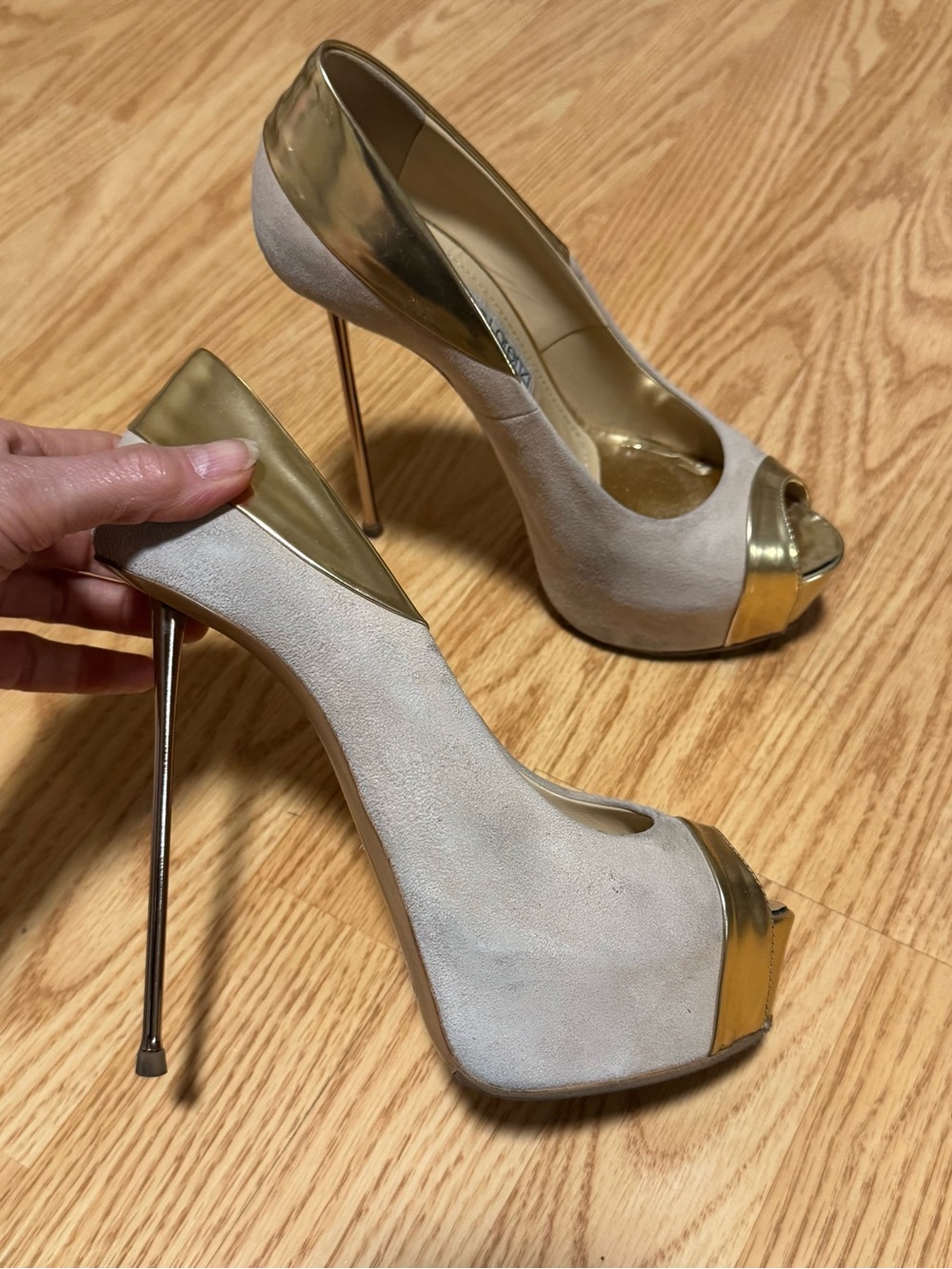 Gianmarco Lorenzi Beige and Gold Peep-Toe Pumps EU 38.5 / US 8